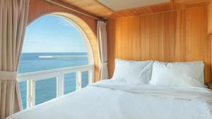 Samcheok Peacehousing Spa Pet Pension