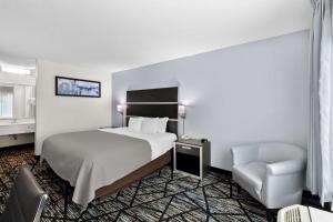 King Room - Interior Access, No Pets room in Quality Inn Northlake
