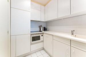 Rustig en luxueus app met zwembad vlak bij strand