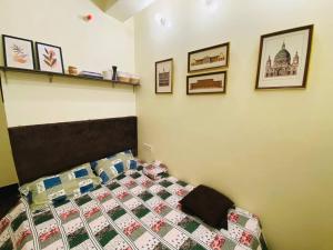 Mini Studio close to Quest Mall