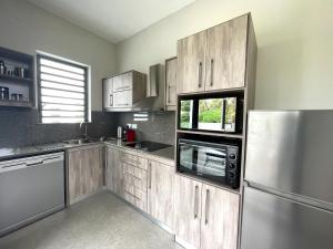 Baywatch - Pieds dans leau avec piscine