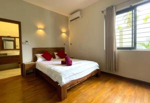 Baywatch - Pieds dans leau avec piscine