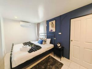 ## FRIENDLY SPACE Townhouse Walking street and Beach 2KM ##