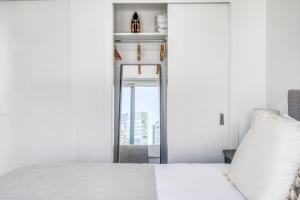 Rincon Hill 1BR w WD Gym Pool nr Tech HQs SFO-784