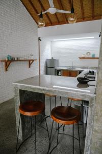 Modern 3 Bdr Villa in Pererenan w Private Pool Walk to Beach and Cafes