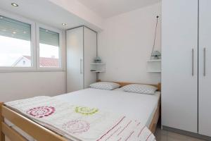 Apartment Koralj °1 with swimming Pool