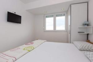 Apartment Koralj °1 with swimming Pool