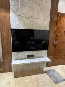 Heart of Downtown Luxurious2BHKPrabhat Rd,Deccan