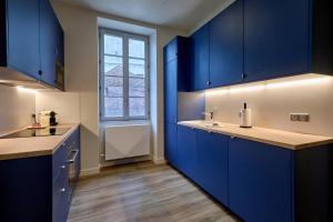 Appartement Saint-Cyr - Les Suites du Palais, parking privé, vue cathédrale, 3 chambres