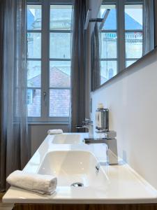 Appartements Appartement Saint-Cyr - Les Suites du Palais, parking prive, vue cathedrale, 3 chambres, by PRIMO C0NCIERGERIE : photos des chambres