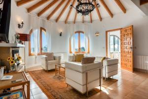 Landhaus Mit Pool Und Spektakulren