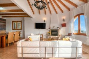 Landhaus Mit Pool Und Spektakulren