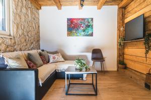 Country House Uros in Nature with Pool