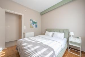 Dream Athens Stay Cozy 3BR with balcony