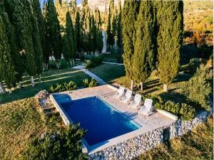 Country House Uros in Nature with Pool - Mihanići