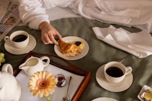 Garden Twin room in Royal Garden Hotel