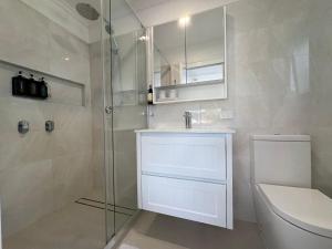 Coasterly Osterley AVE Unit 1