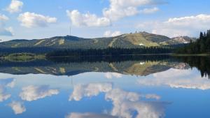 Halla Chalet, Northern Lights, ski & lake, free wifi, Vuosseli Resort Ruka