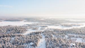 Halla Chalet, Northern Lights, ski & lake, free wifi, Vuosseli Resort Ruka