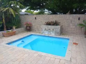 Mike's Place 1 - 莫塞尔湾