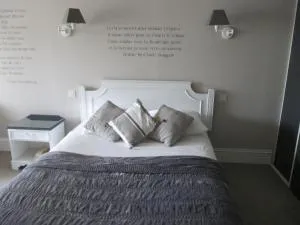 Hôtel Restaurant les Voyageurs - Remouillé