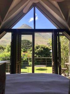 Spacious Villa and Cottage in Noordhoek
