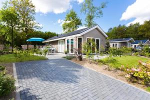 Two-Bedroom Chalet - Ferox XL room in TopParken - Recreatiepark Beekbergen