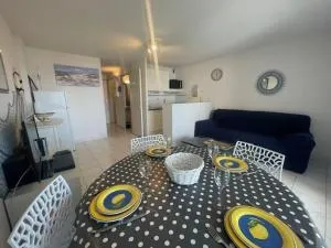 150 MARINA BAY CAP D'AGDE Quartier Falaises proche plage T2 cabine avec place de parking et piscine - Laure-Minervois