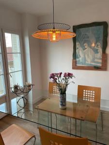 Beautiful - Balcony - Close train and port