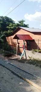 Casa de dos niveles - El Remate