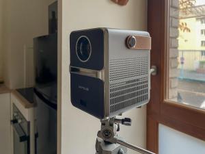 Colorful minimalist apartment 10min away from Paris