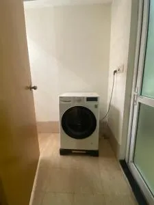 A room with a private bathroom, fast wifi, in front of the lake - Dong Anh