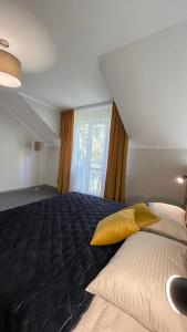 "Озерний край"