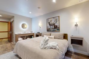 Lion Square Lodge South 257 & 261