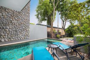 Private & Modern 4BR Pool Villa Otero, 3 Levels of Comfort with Greenery Views, Kamala