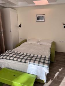 The LODGE, separate apartment in a vila, with floor heating, groundfloor