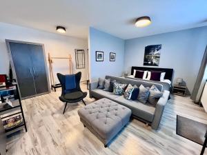 BL - The Executive Suite, Boru - 24hr Self Check-in, Free Private Parking, Balcony with Mountain View, 5 minute walk to City Center