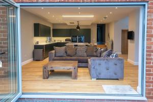 Grange House - Sleeps 24