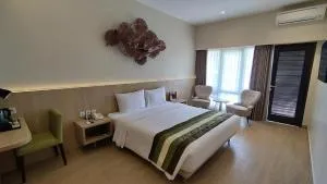 Grand Whiz Hotel Trawas Mojokerto - Prigen