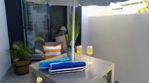 81 A & Away East Wing - Мосселбай