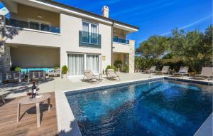 Awesome Home In Novalja