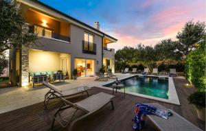 Stunning Home In Novalja