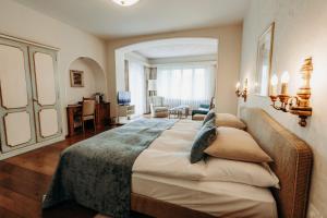 Superior Double Room room in Romantik Hotel Castello Seeschloss