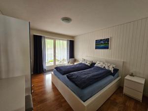 Traumblick auf den Thunersee und die Berge
