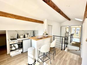 Saint Tropez High standing 3