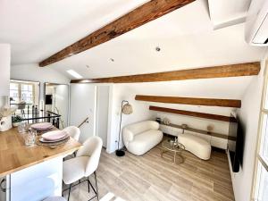 Saint Tropez High standing 3