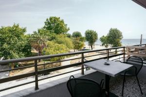 Aqua Beachfront Elegant Hotel