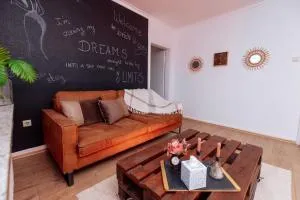 brick & cozy - City - Netflix - Wifi - 4 Person - Bulmke