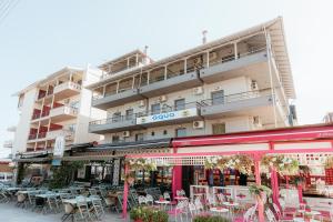 Aqua Beachfront Elegant Hotel