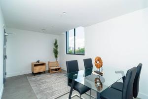 Miami 2BR Getaway with King Beds Near Marlins Park & Calle Ocho